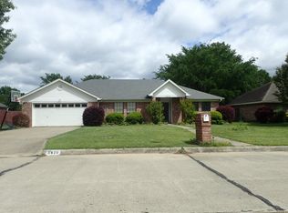 5410 Shadowood Dr, Texarkana, AR 71854