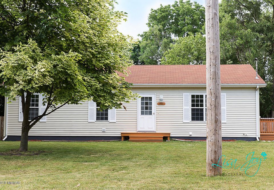 1st image of 145 Lilly St SE