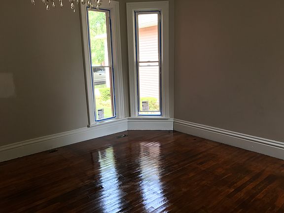4th image of 145 W Church St