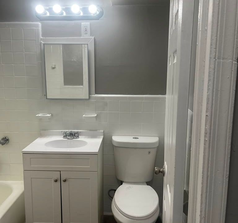 Bathroom APT 1