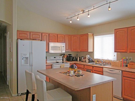 5th image of 3223 E Kerry Ln