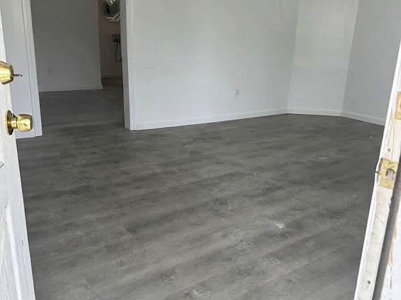 3rd image of 3062 S Main St