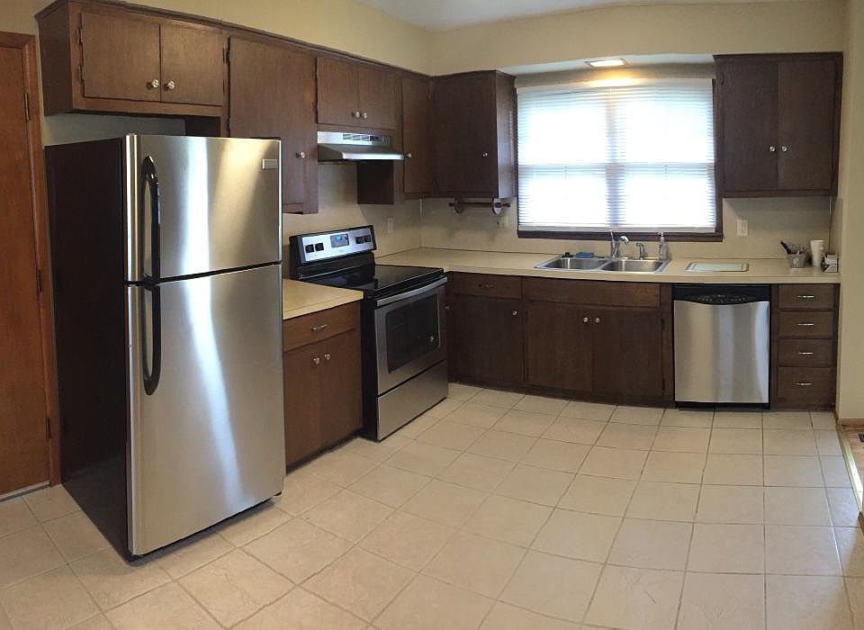 2nd image of 9127 W Delano Ave