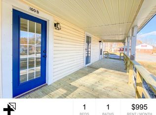 100 Pelham St #B, Greer, SC 29651