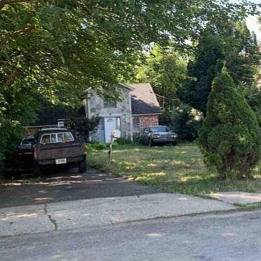 2nd image of 27 Myrtle St