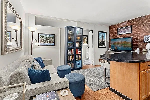 Rented by Douglas Elliman | media 10