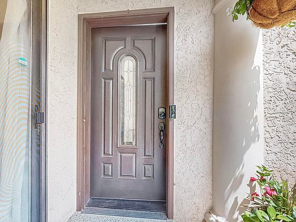 5th image of 10717 Malaguena Ln NE