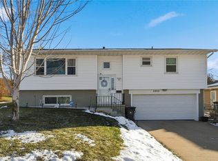 3800 Redbud Rd NE, Cedar Rapids, IA 52402
