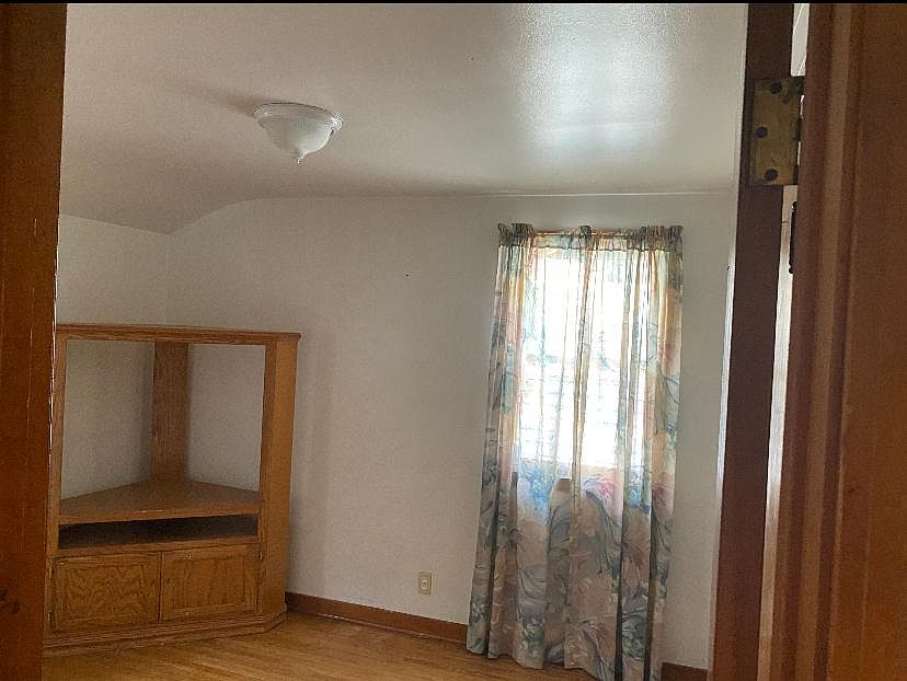 2nd image of 240 Lasalle Ave Floor 1