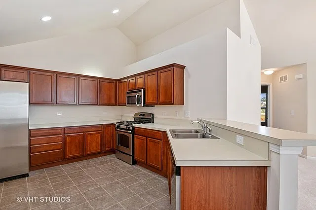2 bed, 1861 sqft, $2,500 — Photo 3
