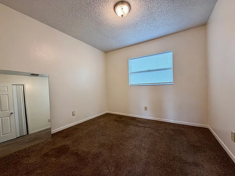 24B Euclid Dr — Photo 10