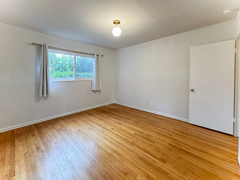 2033 Euclid St #6 — Photo 13