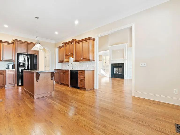2686 Medina Ct — Photo 39