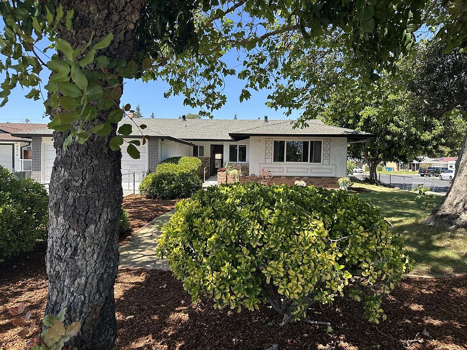 1st image of 2680 Crest Ct