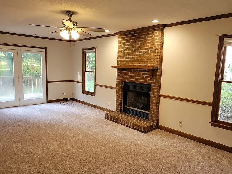 4009 Omer Ln — Photo 8