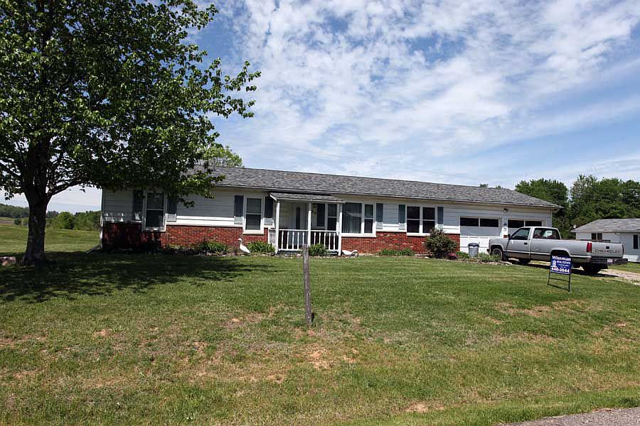 1st image of 65 Fairfield Ln