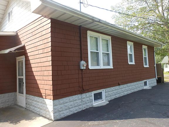 3rd image of 606 N Mechanic St