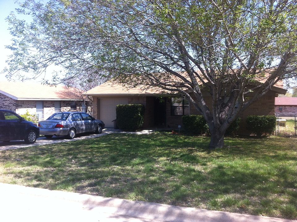 1st image of 977 Dorothy Ln
