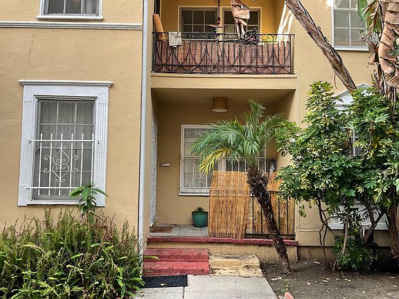 3rd image of 436 S Gramercy Pl
