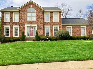 8209 Lacevine Rd, Louisville, KY 40220