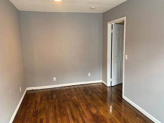 3rd image of 399 Essex St APT 2