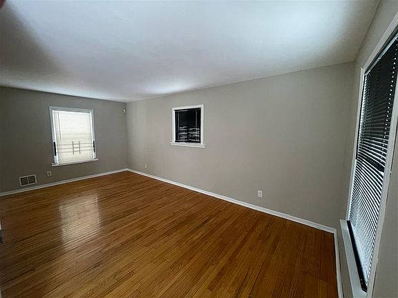 2nd image of 16124 Blackstone St