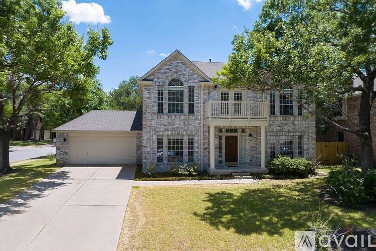 1st image of 2421 Falcon Dr