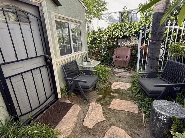 5143 Cahuenga Blvd #3/4, North Hollywood, CA 91601