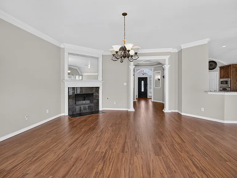 2848 Gillespie Ln — Photo 6