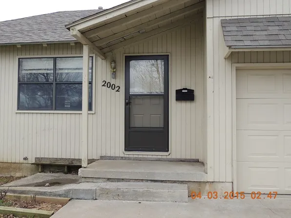 2002 E Cairo St, Springfield, MO 65802