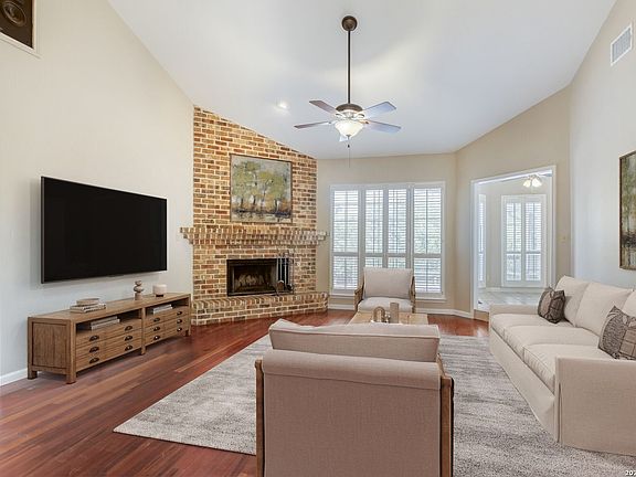 4th image of 15674 Robin Ridge