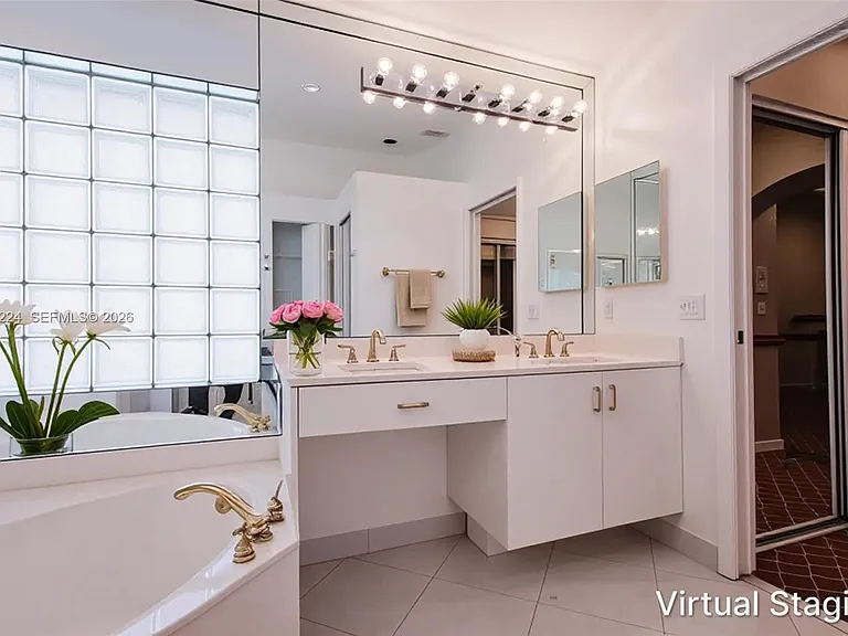 7577 Caprio Dr — Photo 11