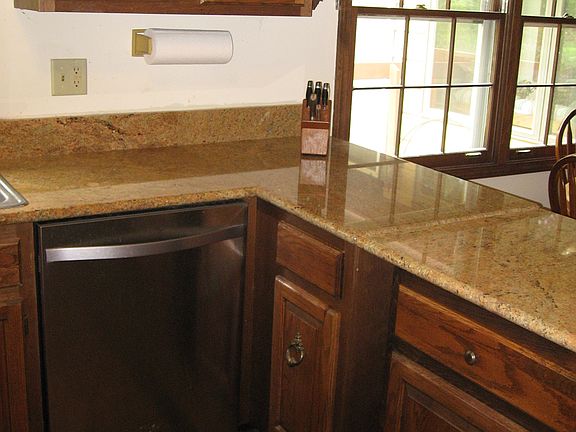 Kitchen - view of counter