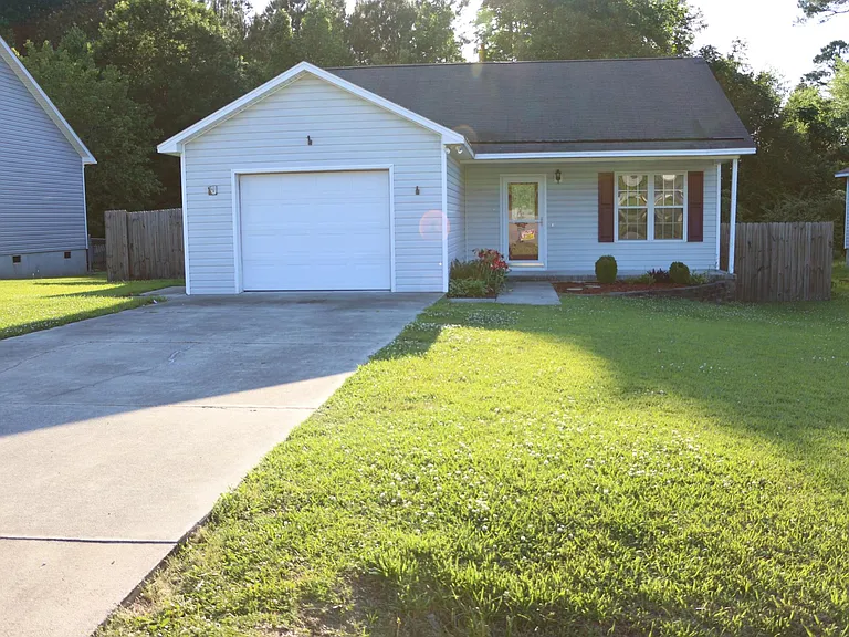 111 Luke Ct — Photo 2