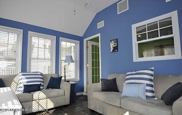 429 Euclid Ave — Photo 7
