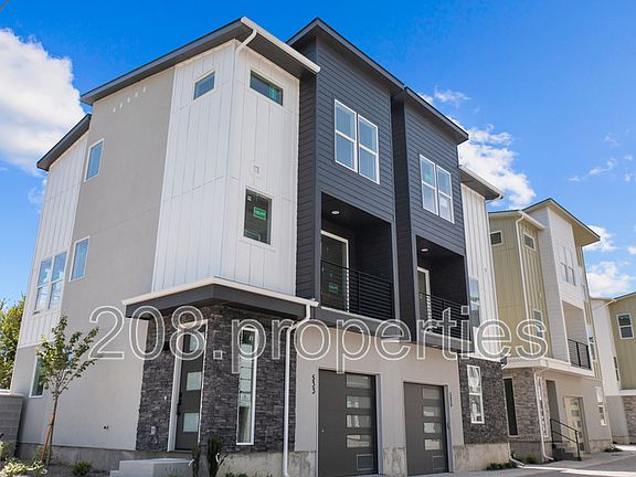 2nd image of 525 E Violets Cove Ln