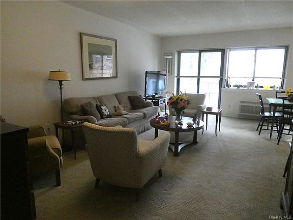 4th image of 30 Greenridge Ave APT 2H