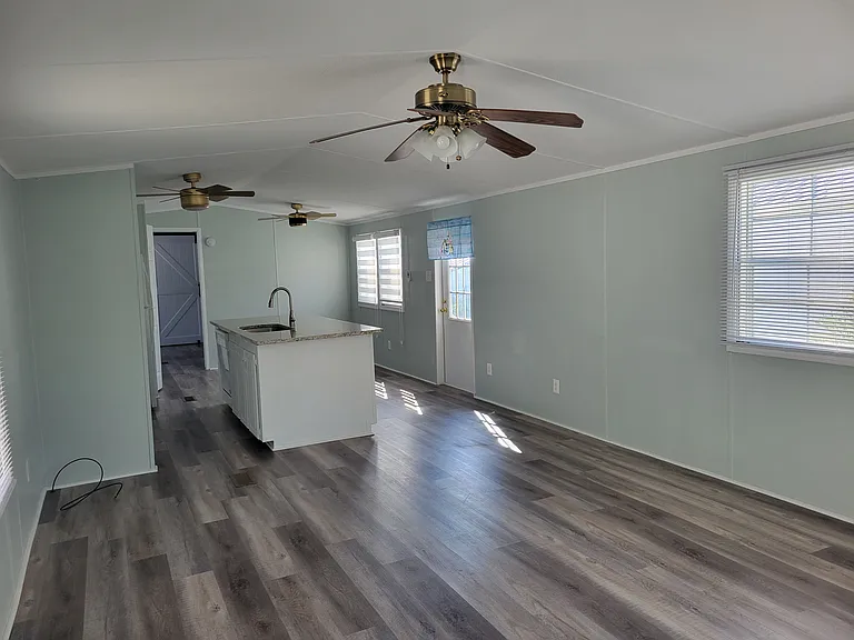1107 Lissie Ln — Photo 31