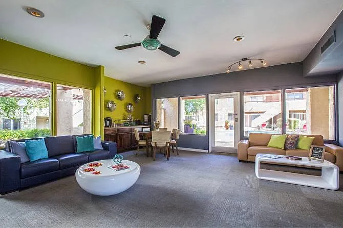 Zona Verde Apartments — Photo 9