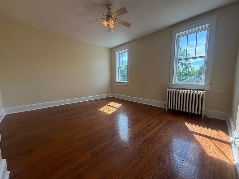 1003 Bank St — Photo 11