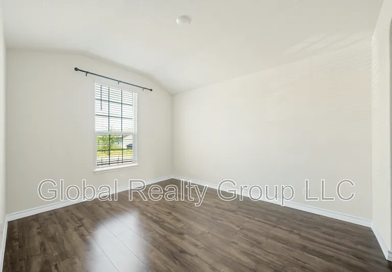 213 Gravel Gray — Photo 31