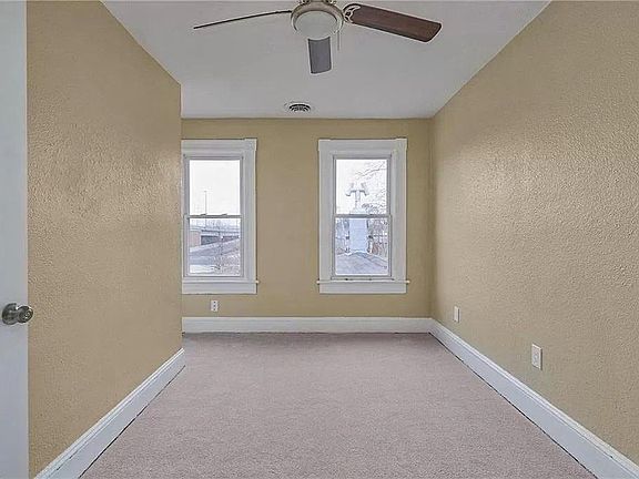 4th image of 2211 Queen St #B