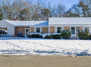 3 Rock St, Mattapoisett, MA 02739