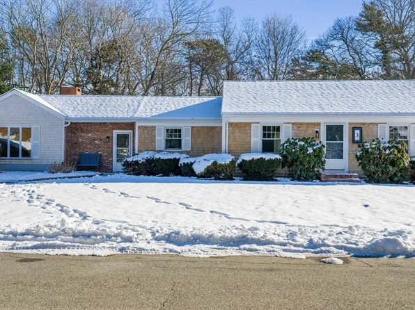 3 Rock St, Mattapoisett, MA 02739