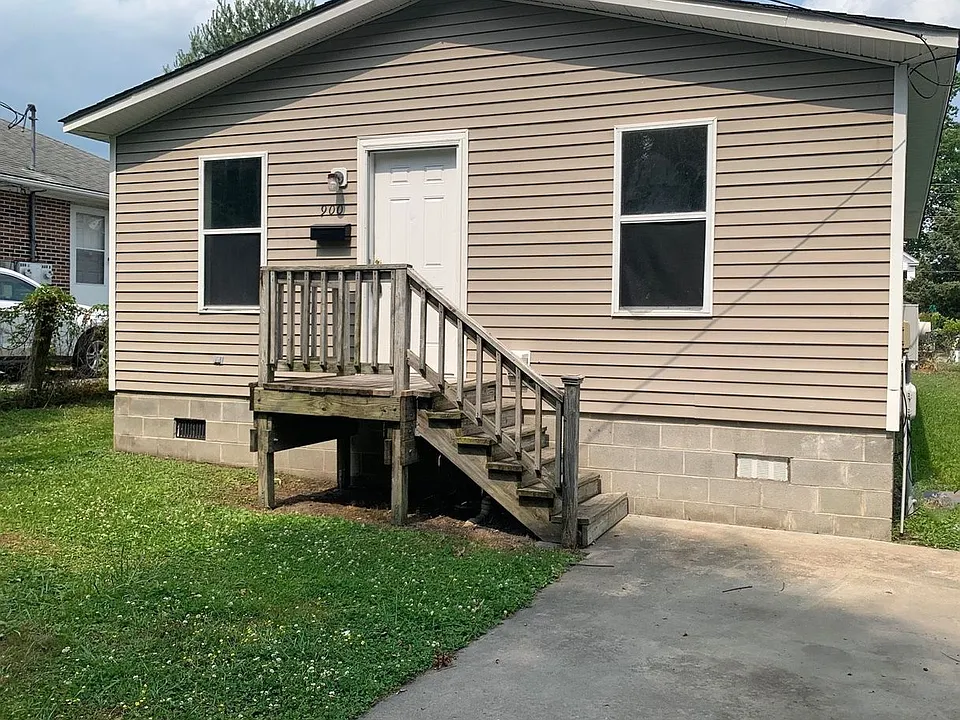 900 Cale St