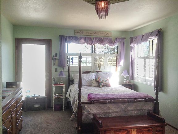 MB with access to deck