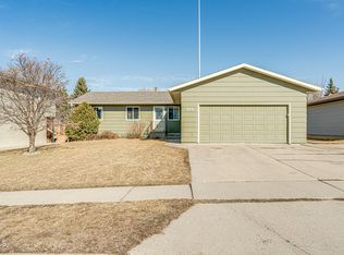 918 E Turnpike Ave, Bismarck, ND 58501