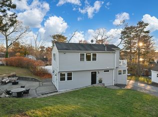 10 Hillside Rd, North Reading, MA 01864