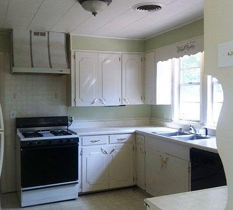 3rd image of 449 W Jefferson Ave