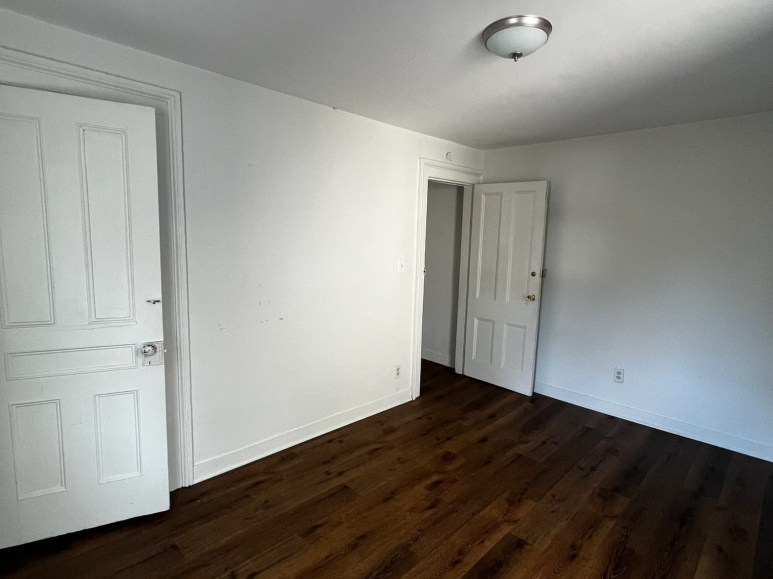 3 bed, 800 sqft, $2,400 — Photo 4